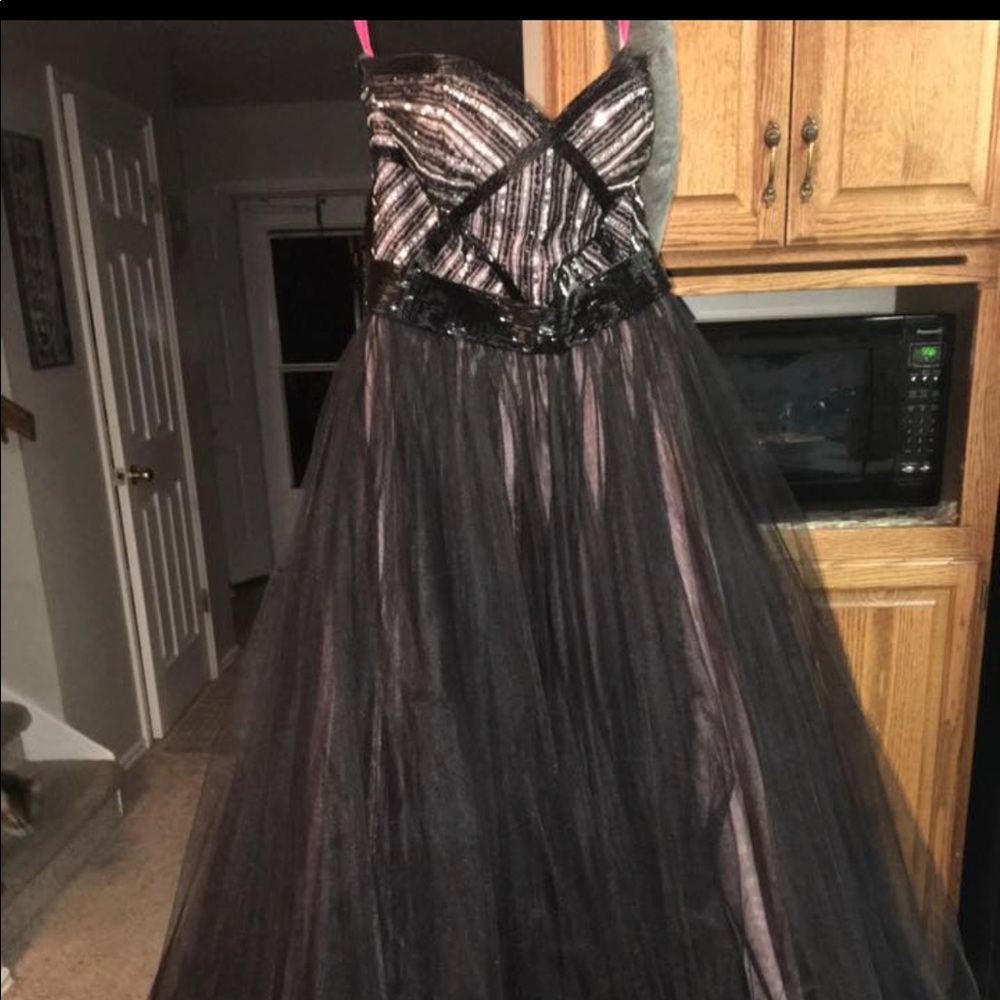 Maggie Sottero size 4 corset prom dress